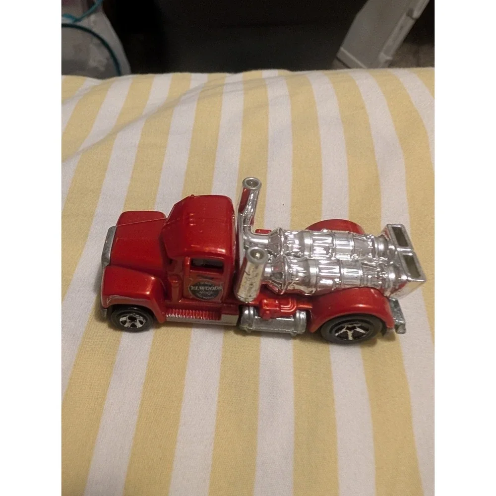 2015 Hot Wheels Turbine Time Red HW City Elwoods Garage Diecast Truck HW15